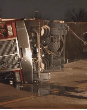 MukerjiLaw 18 WHEELER WRECK INJURES DRIVER NORTH LOOP RAMP SHUT DOWN 300x376